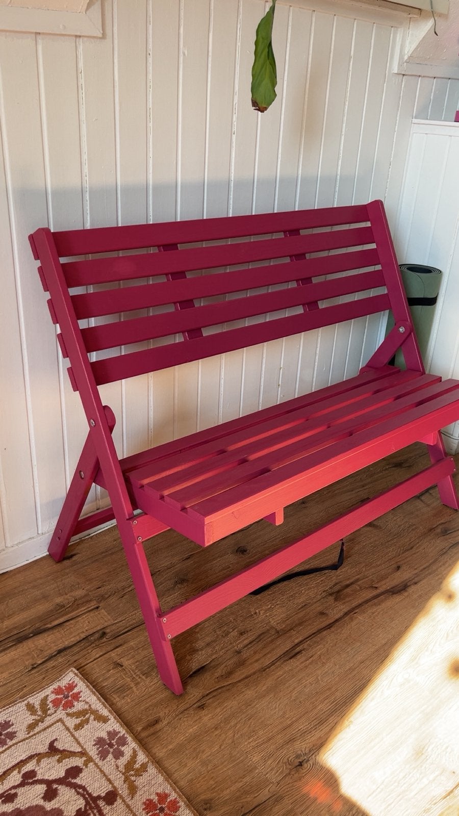 Inklapbaar roze houten bank, Ophalen, Zo goed als nieuw, Hout
