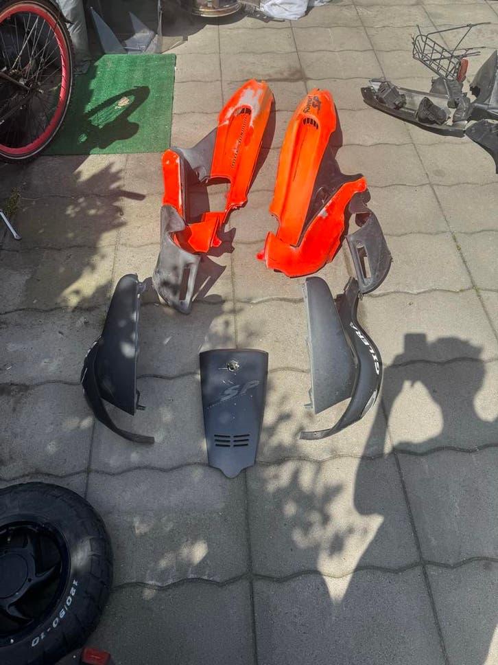 Gilera Runner Kappenset Fluor Oranje/Rood - Gebruikt, Ophalen of Verzenden, Gebruikt, Kap, Piaggio