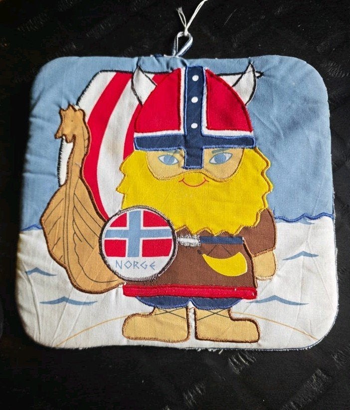 Vintage Noorse Pannenlap Viking – Erling Krage Bergen Norway, Pannenlap of onderzetter, Gebruikt, Katoen, Ophalen of Verzenden
