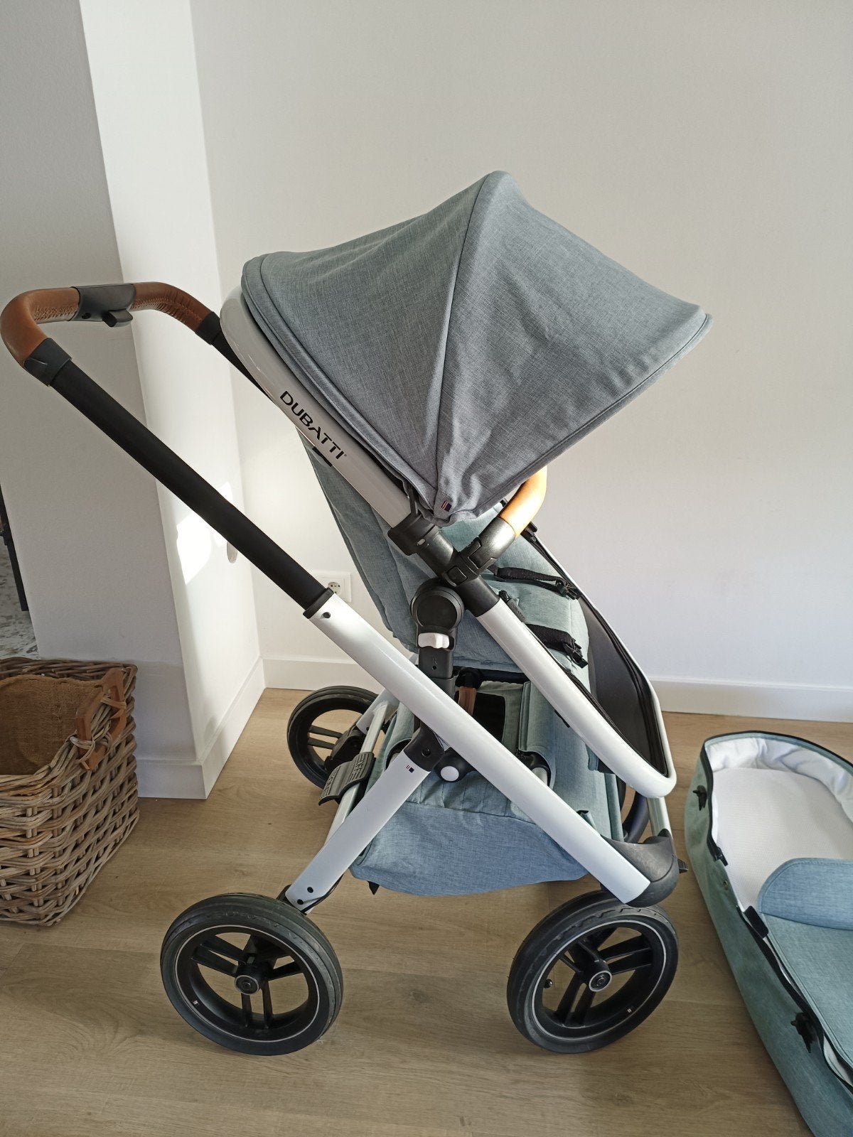 Dubatti One kinderwagen met reiswieg en Maxi-Cosi adapters, Zo goed als nieuw, Combiwagen, Met reiswieg, Ophalen