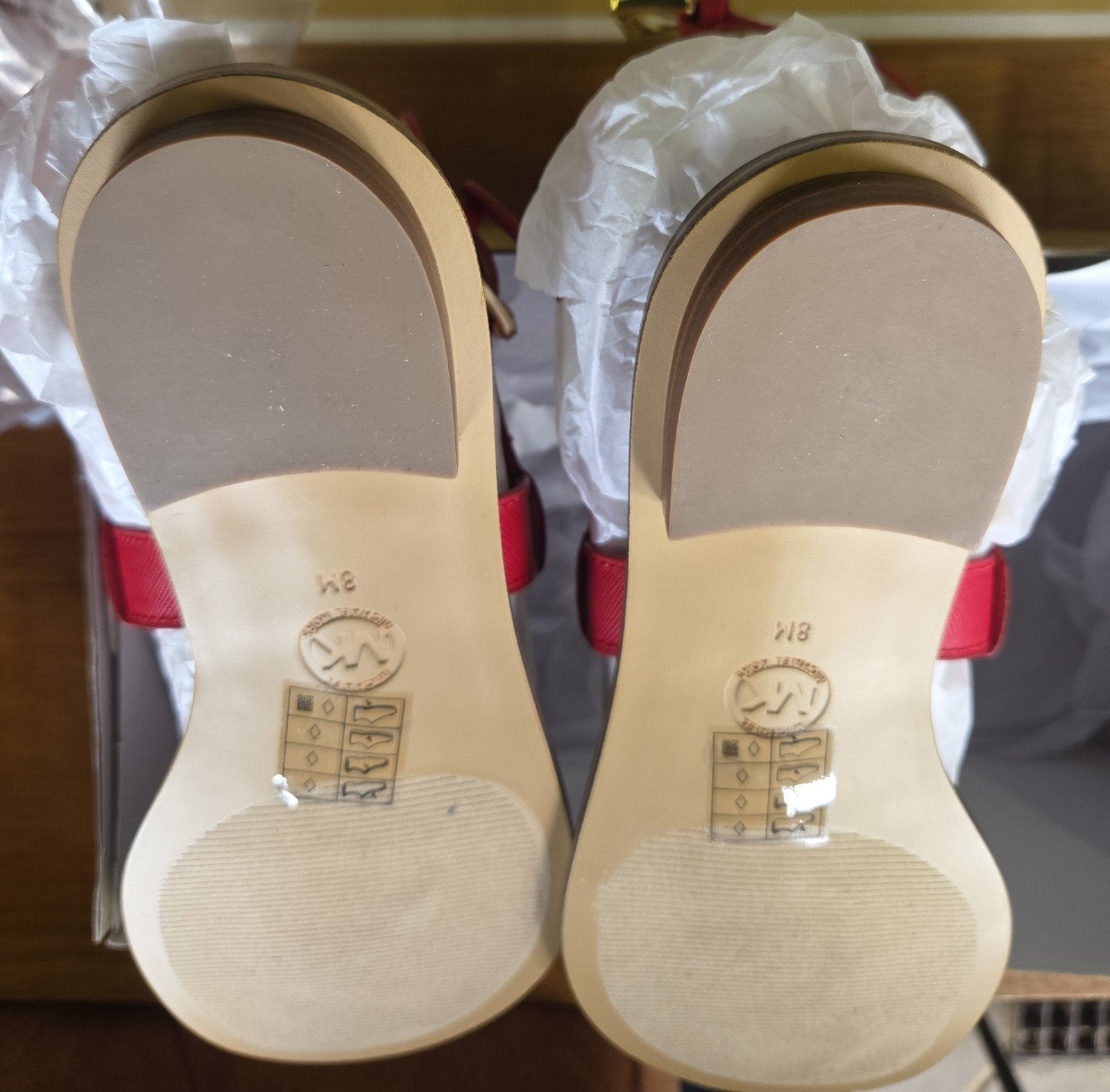 Sandaal

Michael Kors maat 8 38.5, Zo goed als nieuw, X, Rood, Sandalen of Muiltjes