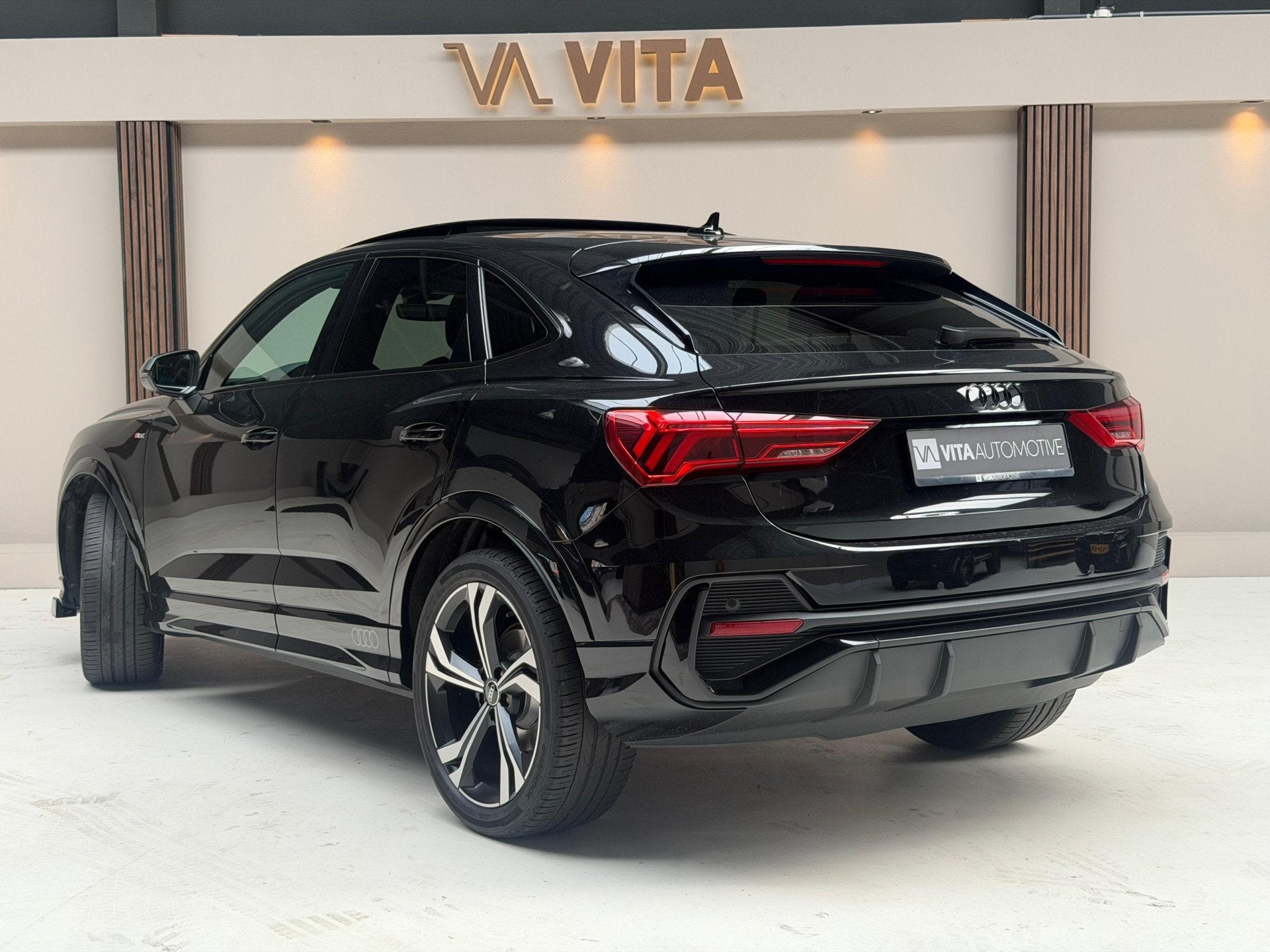 Audi Q3 Sportback 35 TFSI S Edition 12MND Garantie|Full Opti, Auto's, Dealer onderhouden, 15 km/l, Zwart, 4 cilinders