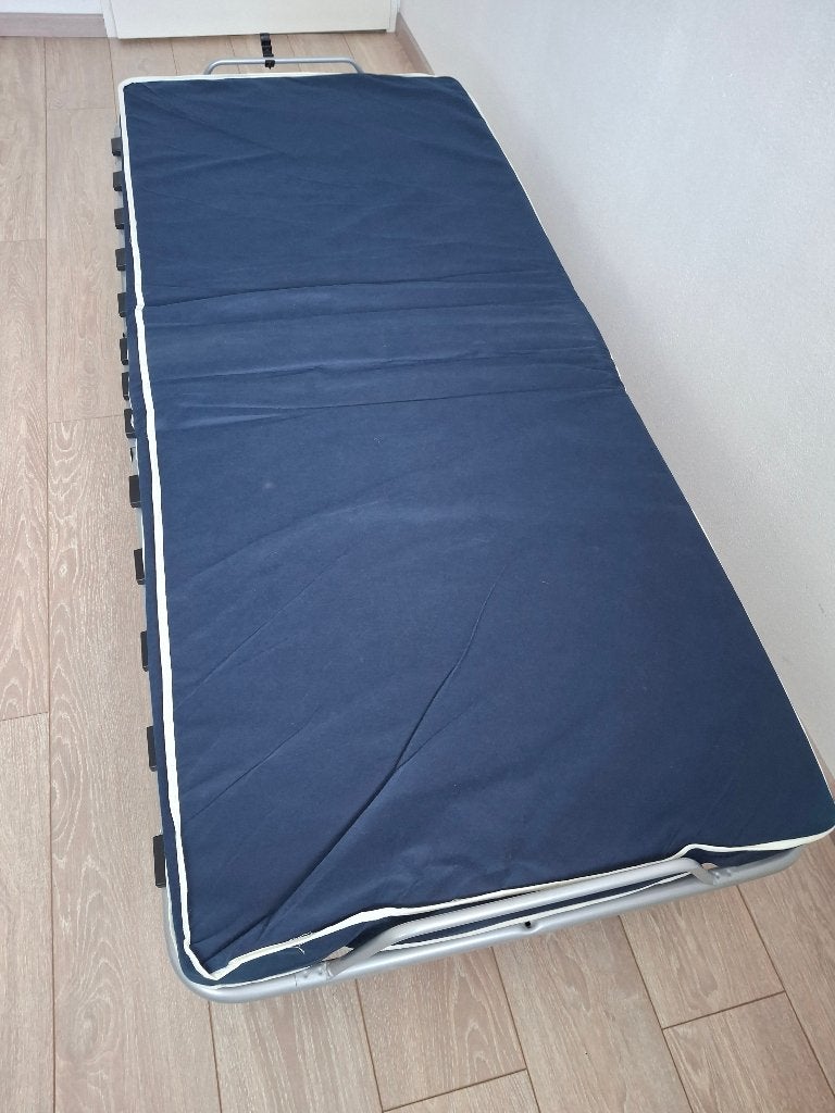 Te koop opklapbed, Ophalen, Gebruikt, Eenpersoons, Blauw
