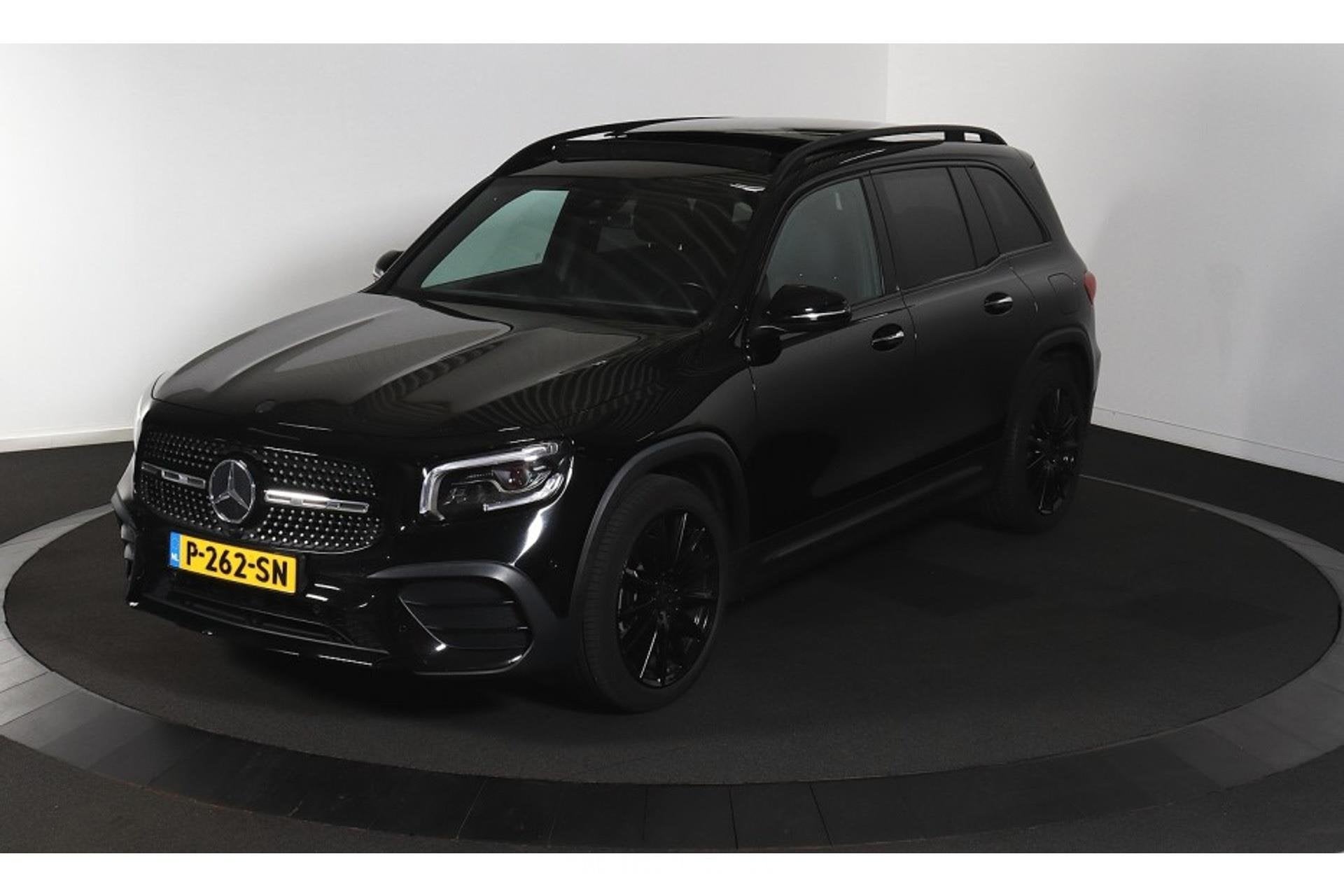 Mercedes-Benz GLB 250 4MATIC AMG Line (bj 2022, automaat), Auto's, Automaat, Gebruikt, 4 cilinders, Zwart