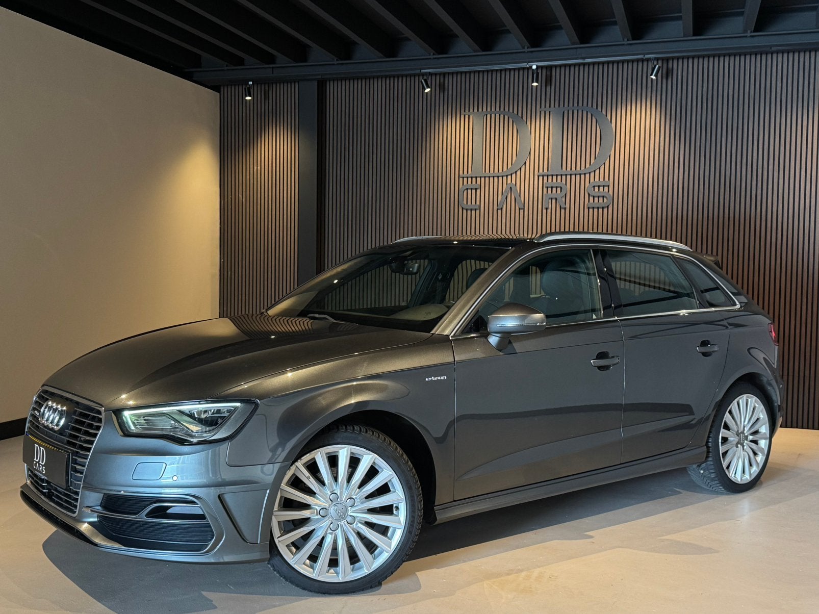 Audi A3 1.4 Tfsi 204pk E-tron | Pano | S Line | Led | Keyles, Zwart, 4 cilinders, Hybride Elektrisch/Benzine, 149 pk