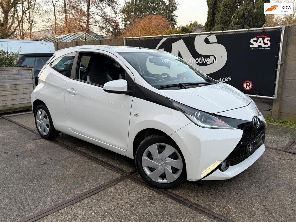 Toyota Aygo 1.0 VVT-i x-play, Voorwielaandrijving, Gebruikt, Euro 6, 4 stoelen