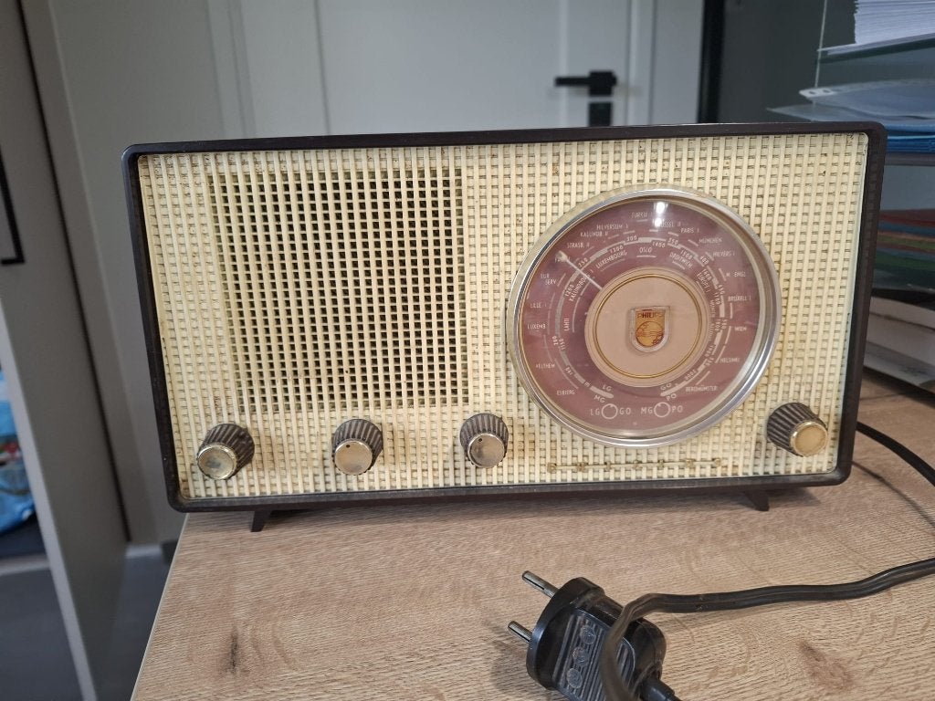 Antieke radio Philips B1X67U /00 /03, Ophalen