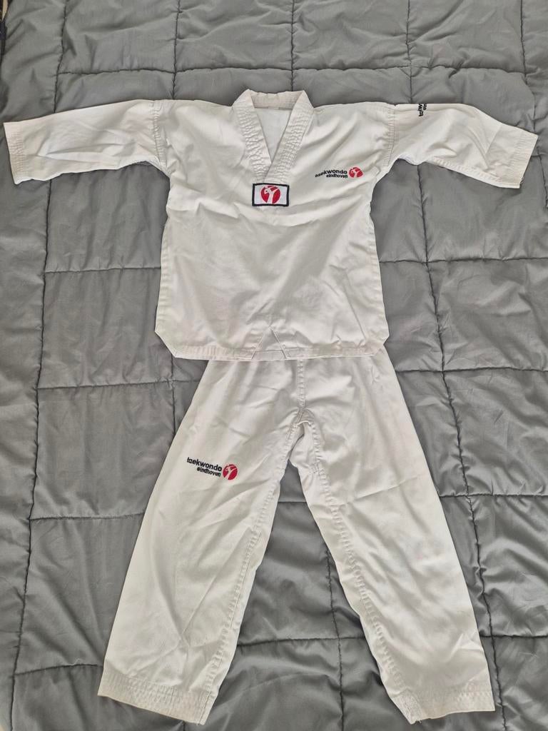 Taekwondo pak -  eindhoven maat 130, Maat XS of kleiner, Ophalen of Verzenden, Taekwondo