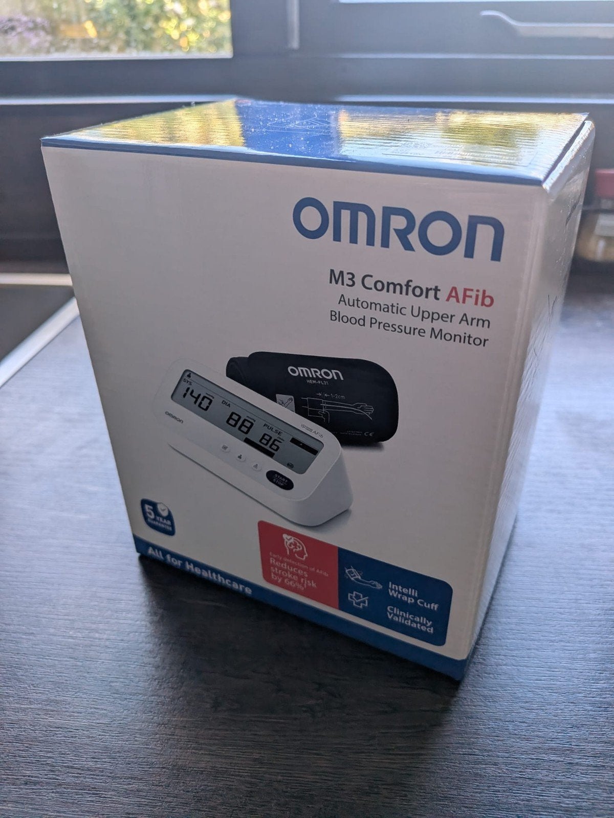 NIEUW: Omron M3 Comfort AFib Bloeddrukmeter - Nieuw in doos, Ophalen of Verzenden, Nieuw, Overige typen