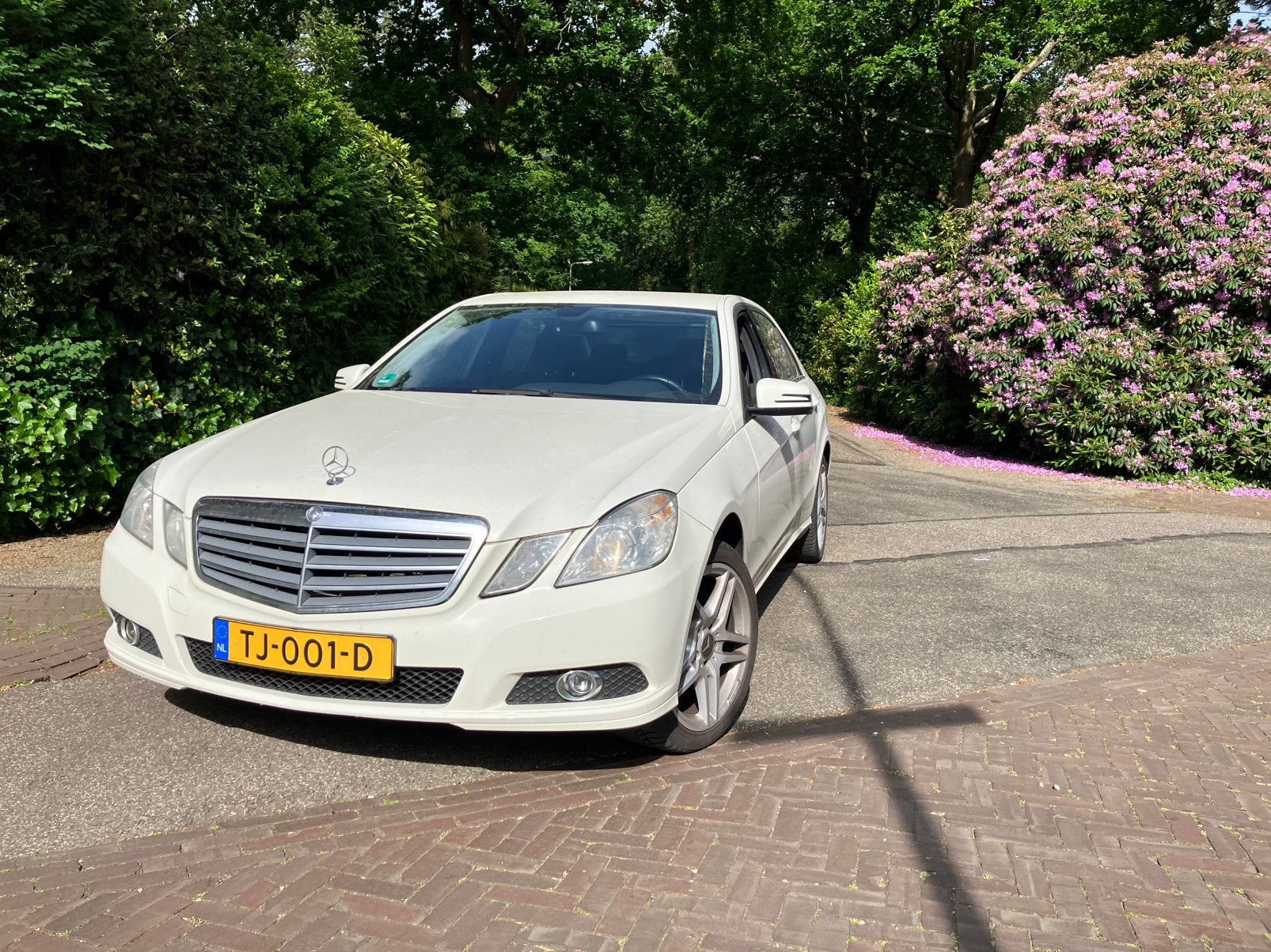 Mercedes-Benz E-Klasse E350 2009 Wit V6 272pk, Auto's, Euro 5, Achterwielaandrijving, Zwart, 3500 cc