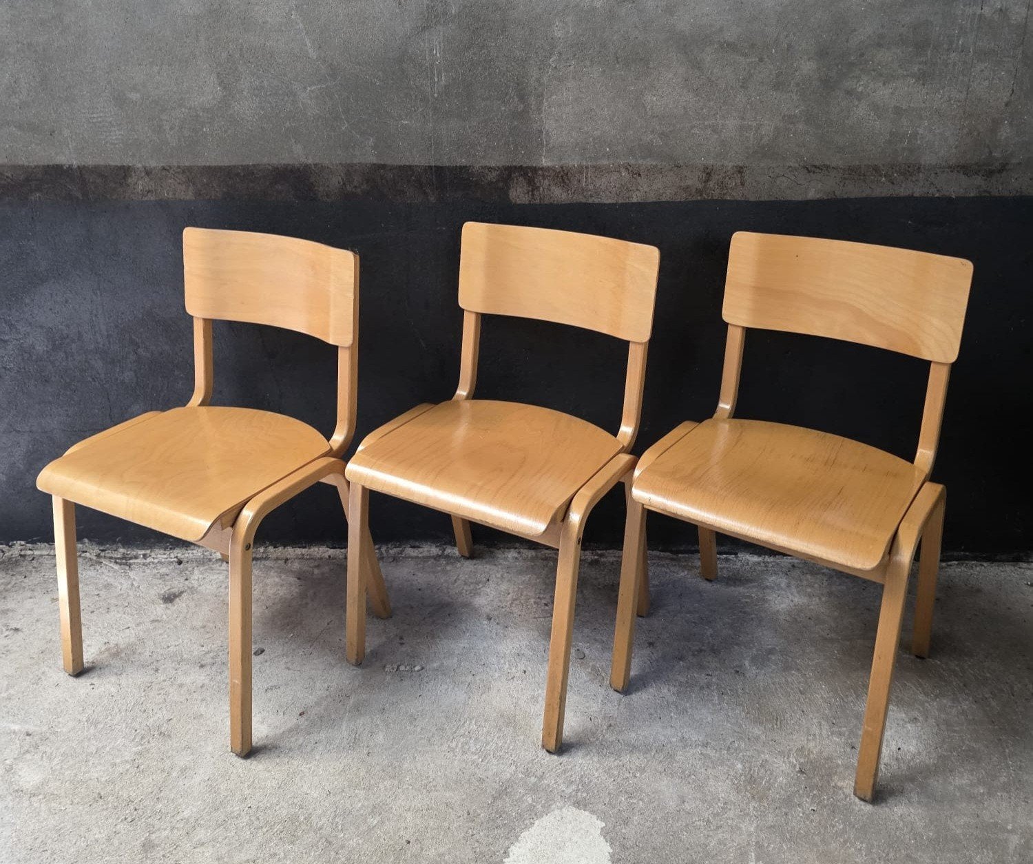 17 x Vintage deense houten stoelen kantine horeca cafe retro, Bruin, Ophalen of Verzenden, Zo goed als nieuw, Vijf, Zes of meer stoelen