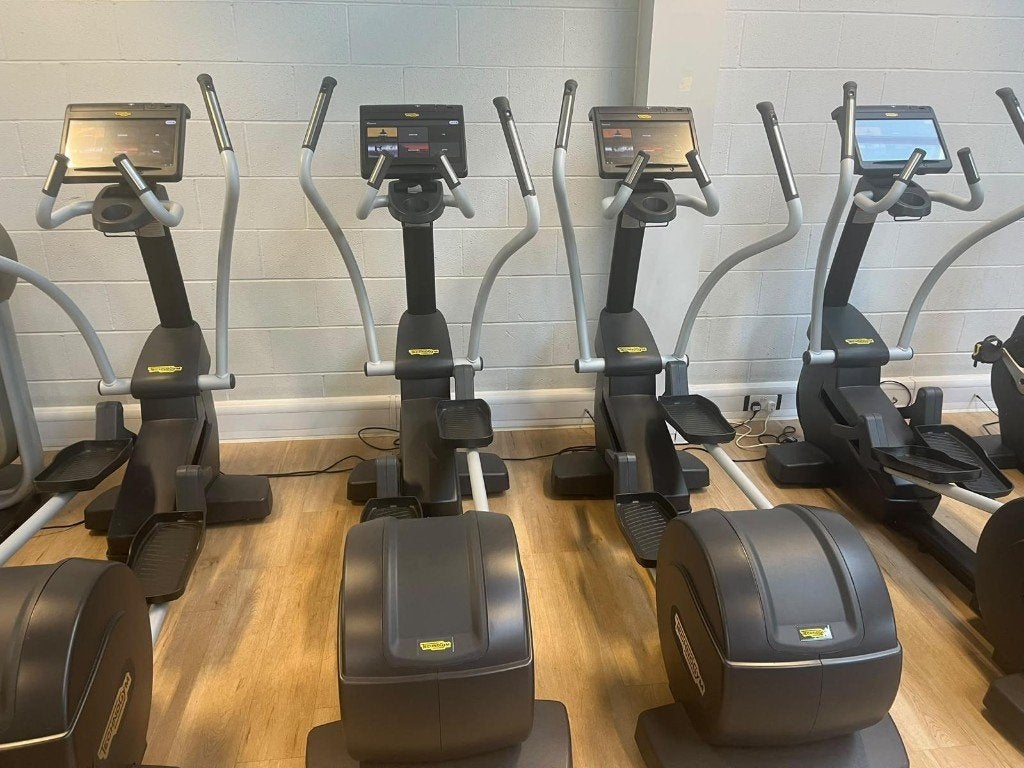 4 x Technogym Excite Synchro Live console 2019, Ophalen, Overige materialen, Benen, Zo goed als nieuw