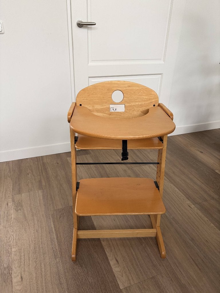 Kinderstoel hout, Kinderen en Baby's, Kinderstoelen, Ophalen, Zo goed als nieuw, Meegroeistoel, Gordel(s)