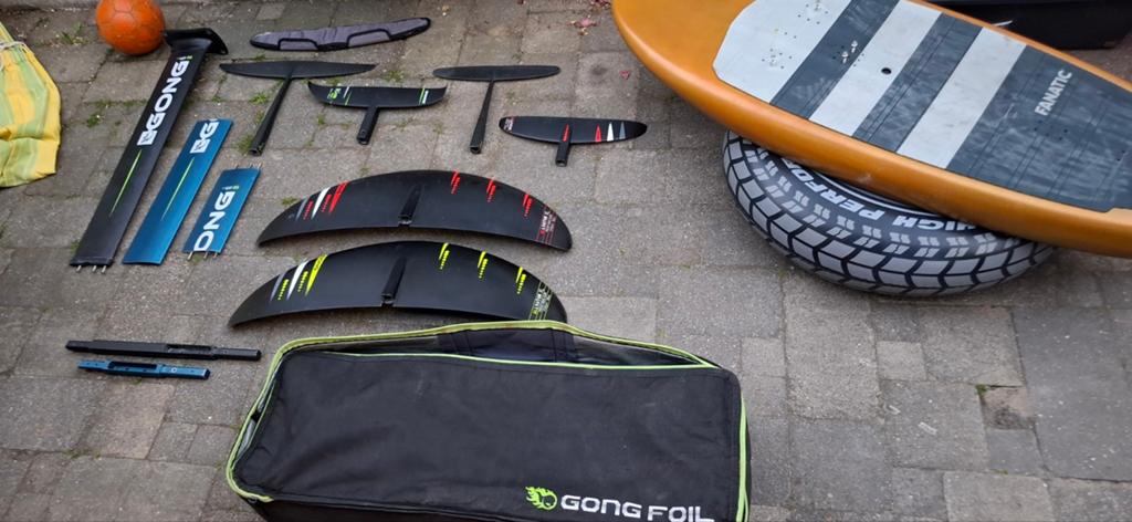 Gong Foil Set met Fanatic Board en diverse vleugels, Watersport en Boten, Golfsurfen, Ophalen of Verzenden, Gebruikt