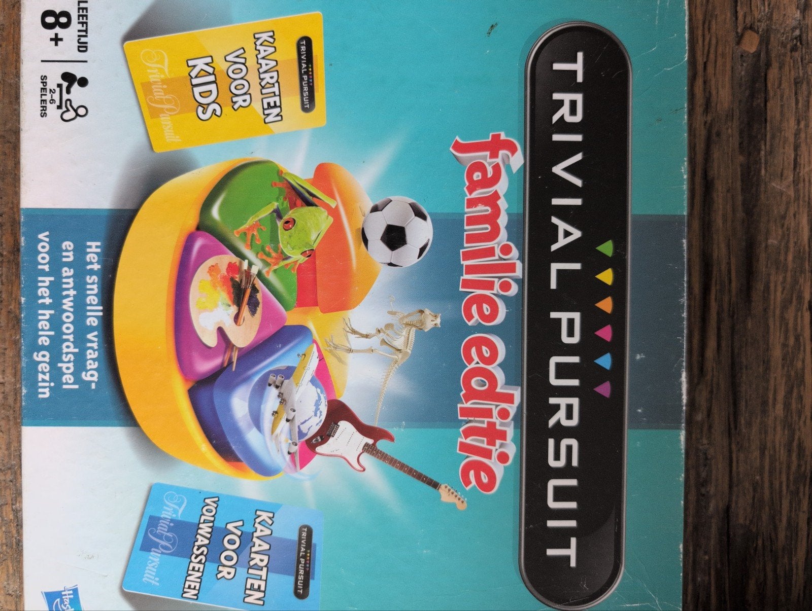 Trivial Pursuit Familie Editie - Compleet Gezelschapsspel, Drie of vier spelers, Ophalen of Verzenden, Gebruikt