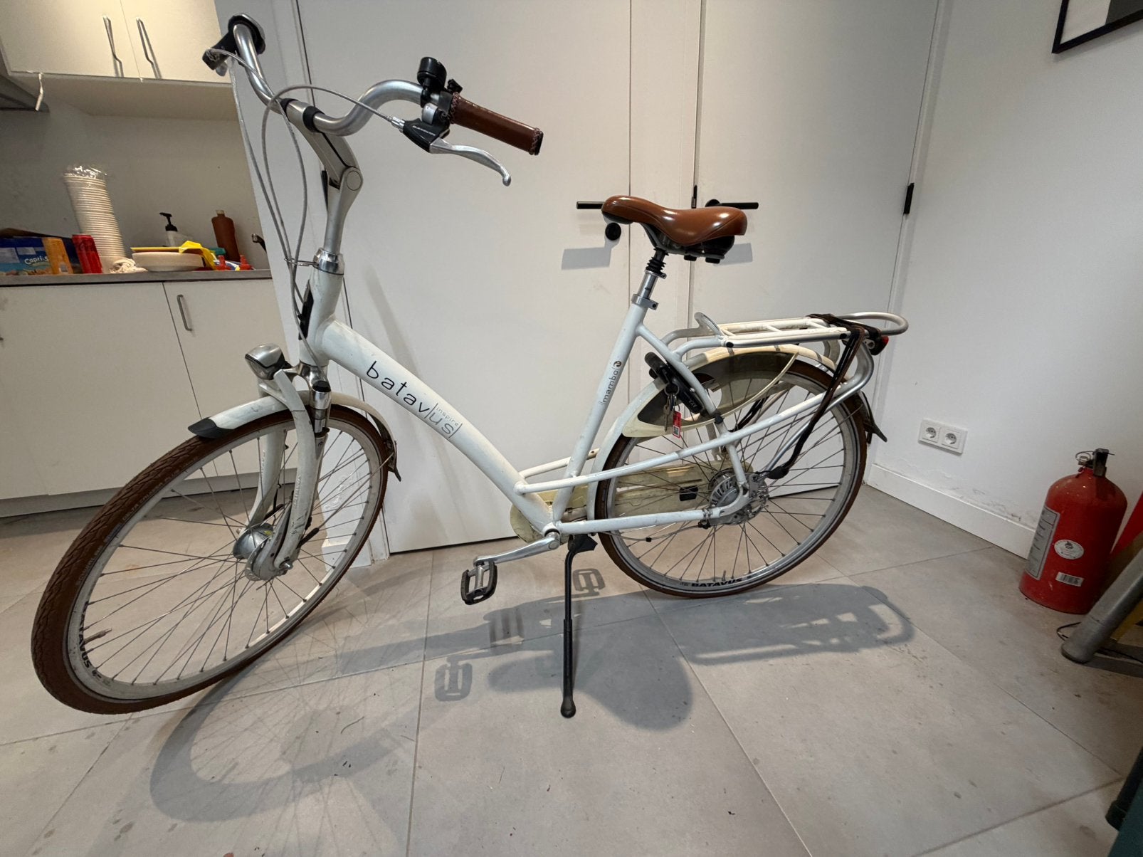 Batavus Mambo wit 28inch, Fietsen en Brommers, Ophalen, (Extra) lage instap, Batavus, 56 cm of meer