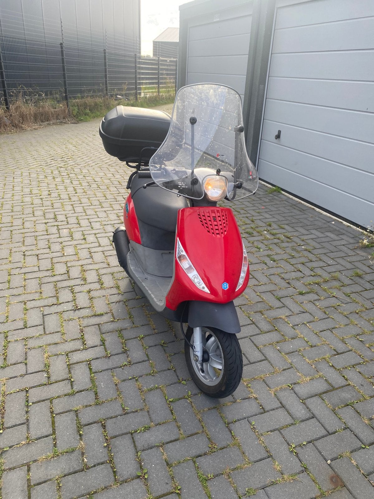 Piaggio Zip 2000 125cc – Sleeper Build – A1, Ophalen, Zo goed als nieuw, Blok