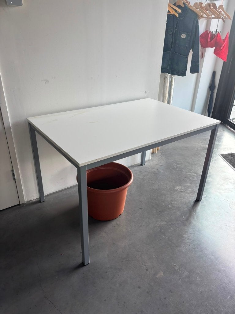 Witte kantoortafel, Ophalen, Gebruikt, 120 cm, Overige merken