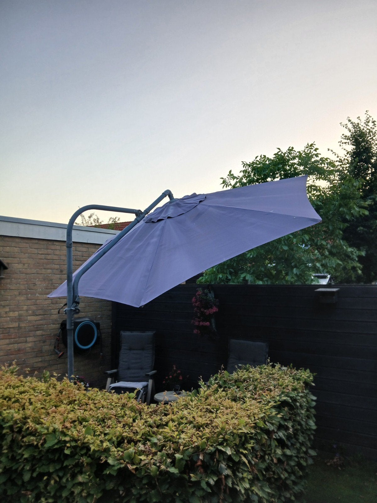 Zweefparasol GRATIS,  zsm ophalen, Tuin en Terras, Parasols, Ophalen, Gebruikt, Minder dan 1 meter, Zweefparasol