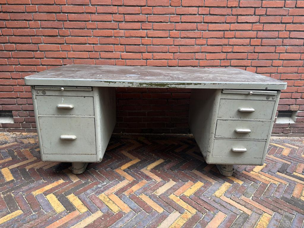 Vintage metalen bureau met lades, Huis en Inrichting, Bureaus, Ophalen, Overige typen, Gebruikt, Met lades