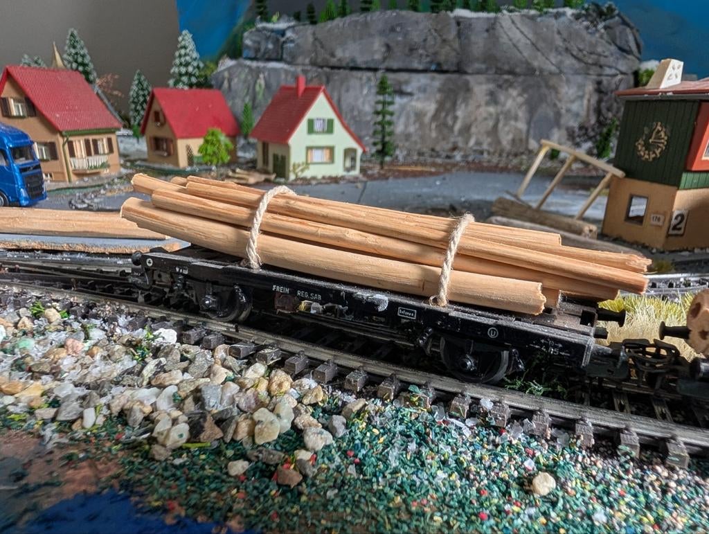 4 (2Märklin) H0 platte wagon met houtlading, Wisselstroom, Gebruikt, Wagon, Ophalen of Verzenden