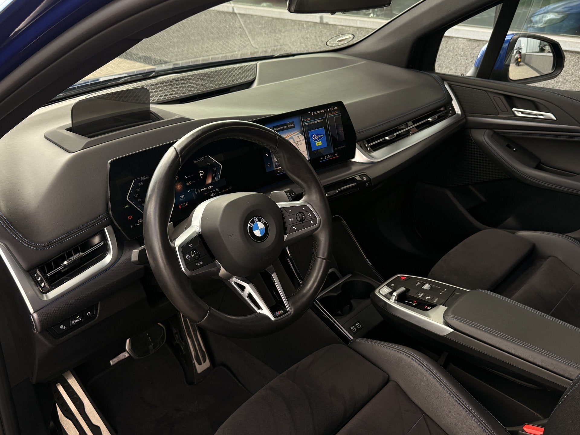 BMW 2 Serie Active Tourer 220i M-sport | Pano | Cruise | Lan, Dealer onderhouden, Automatische klimaatregeling, Gebruikt, 156 pk