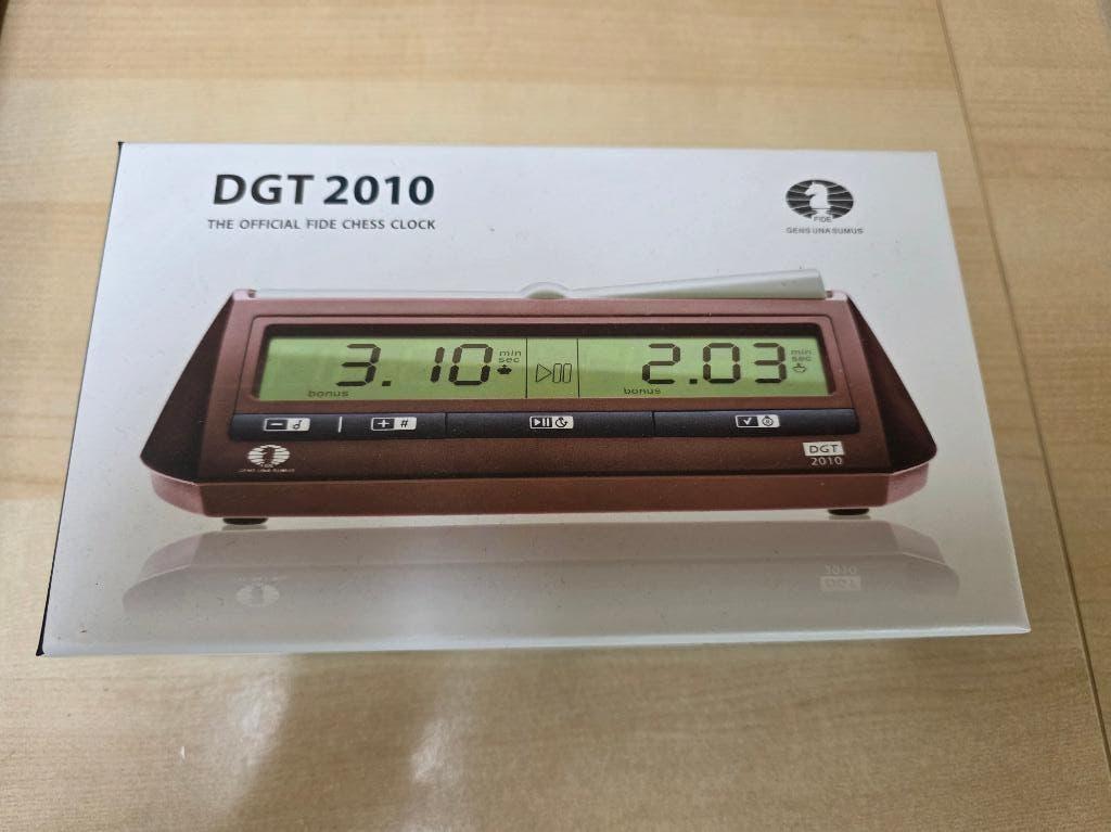 Te koop: DGT 2010 schaakklok damklok nieuw, Ophalen of Verzenden, Nieuw
