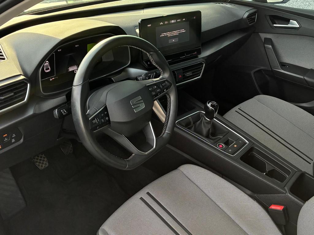 SEAT Leon 1.5 TSI | ACC | Navi | Stoel/Stuurverwarming | App, Stof, 4 cilinders, Leon, Handgeschakeld