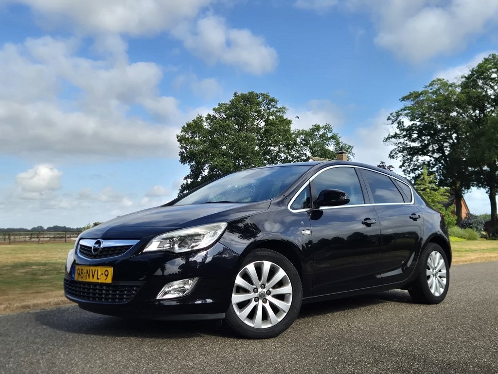Opel Astra 1.4 Turbo Cosmo (bj 2010), Auto's, Euro 5, Gebruikt, 680 kg, 4 cilinders