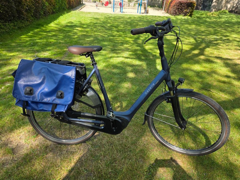 Elektrische damesfiets Gazelle C8 HMB Middenmotor Bosch plus, 59 cm of meer, Ophalen, Zo goed als nieuw, Gazelle