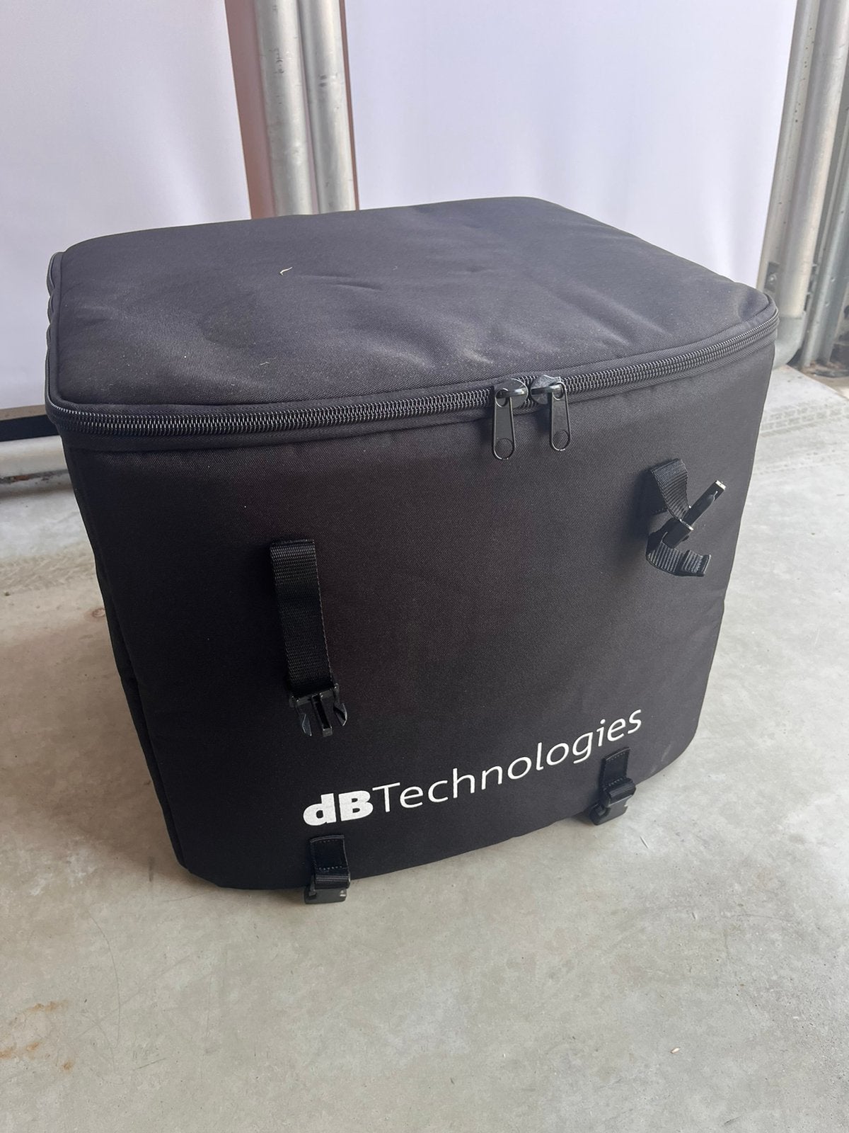 dB Technologies ES802 nieuw, Ophalen, Zo goed als nieuw, Koelelement