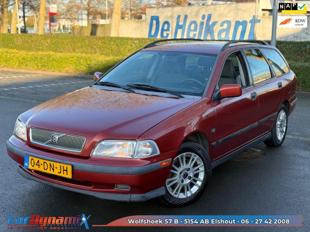 Volvo V40 1.8 Europa | Trekhaak | Airco | LMV | Nieuwe APK |, Auto's, Volvo, Gebruikt, 4 cilinders, Bruin, Leder en Stof