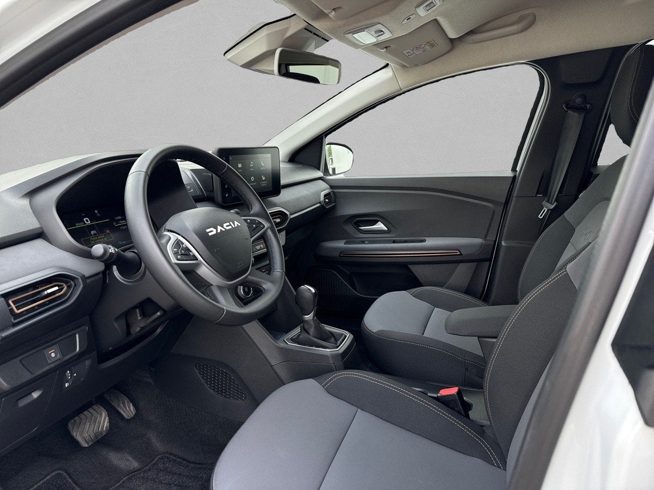 Dacia Jogger 1.6 Hybrid 140 Extreme 7p. STOEL VERW / NAVI /, Auto's, Dacia, Dealer onderhouden, Gebruikt, 750 kg, 4 cilinders