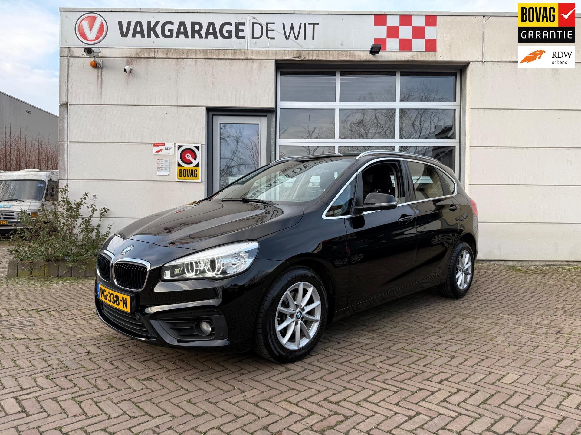BMW 2-serie Active Tourer 216i Centennial High Executive | B, Auto's, Voorwielaandrijving, Dealer onderhouden, Stof, Gebruikt
