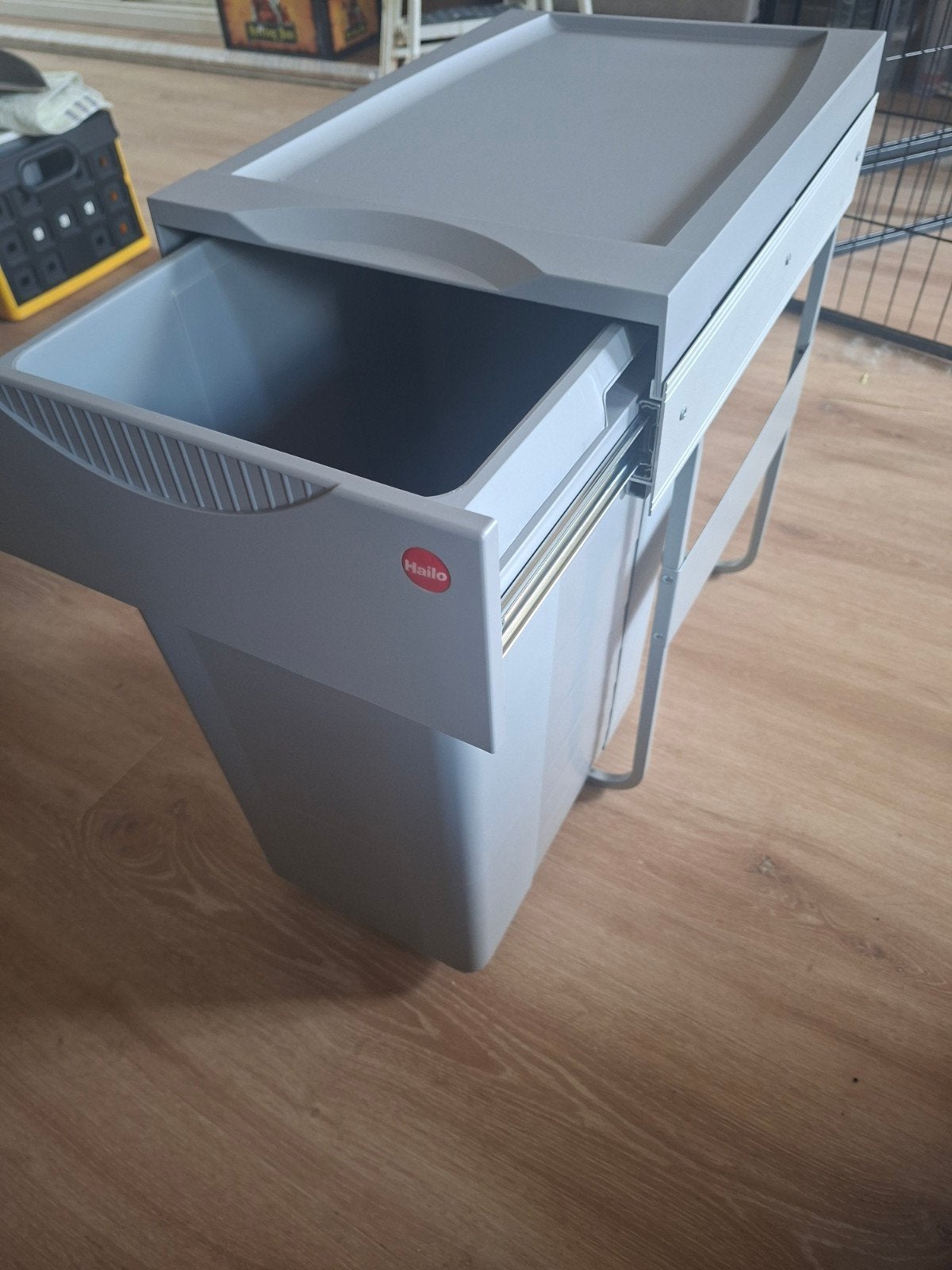 Hailo uitschuifbare afvalemmer / inbouw prullenbak met lade, Ophalen
