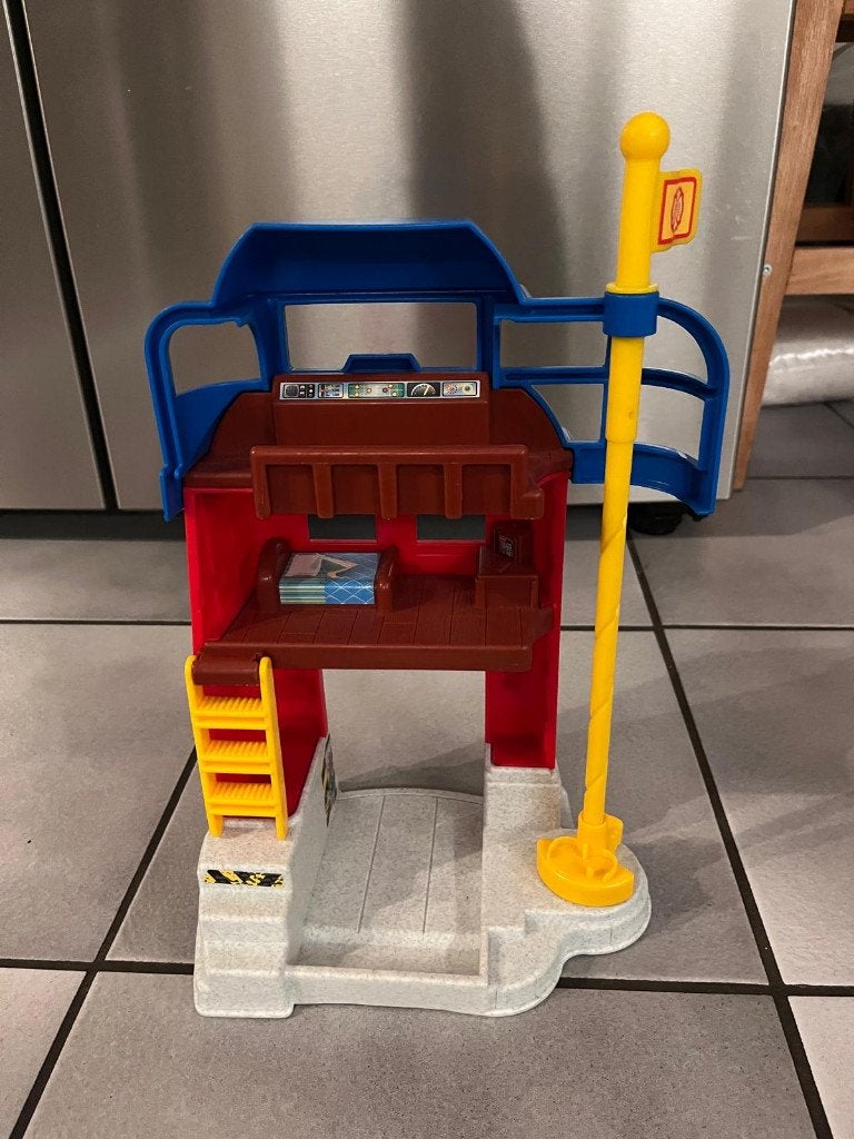 Brandweerkazerne van Fisher price met toebehoren., Ophalen, Speelset
