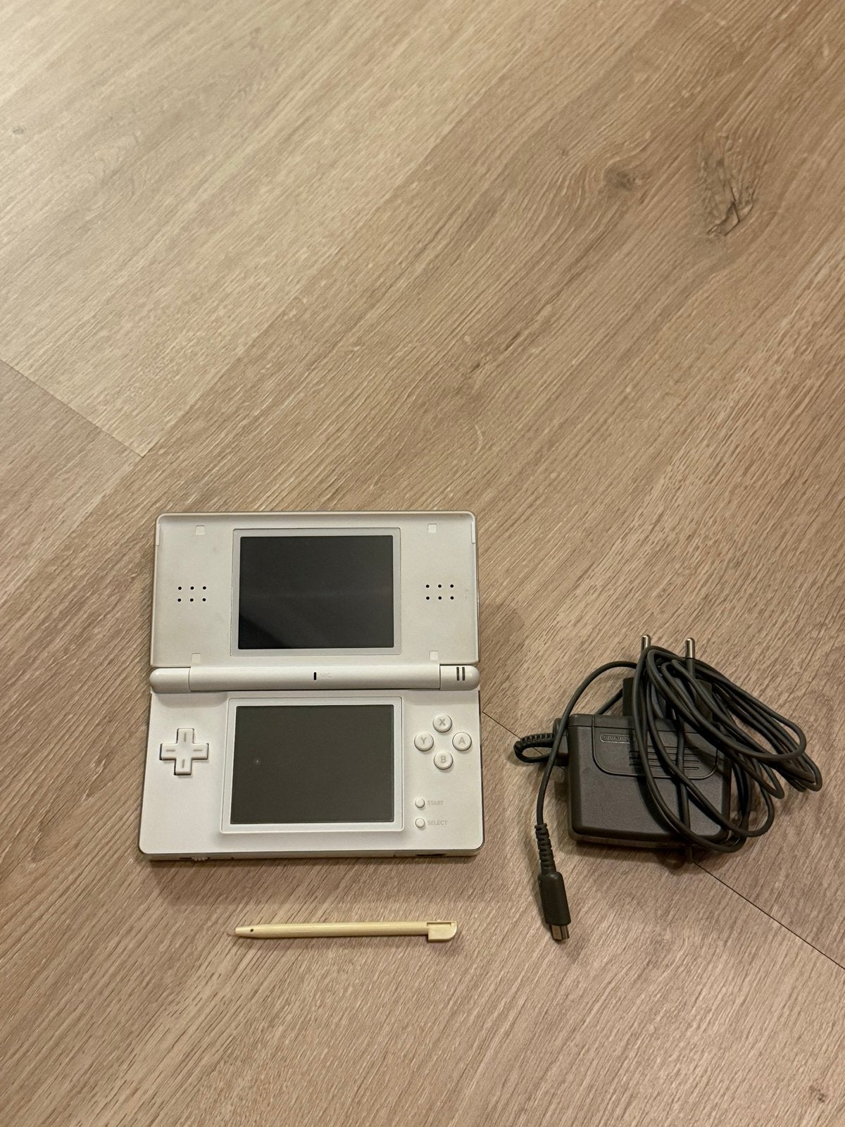 Nintendo DS Lite, Spelcomputers en Games, Ophalen of Verzenden, Gebruikt, Wit, DS Lite