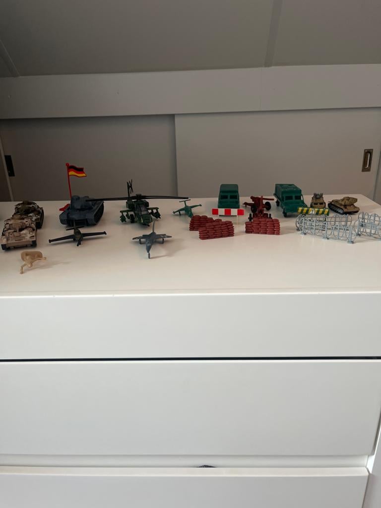 Grote set speelgoed soldaatjes en militaire voertuigen, Ophalen of Verzenden, Gebruikt, Jongen of Meisje