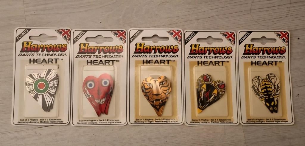 Harrows Darts Technology Heart Flights - Diverse Ontwerpen, Sport en Fitness, Darts, Ophalen of Verzenden