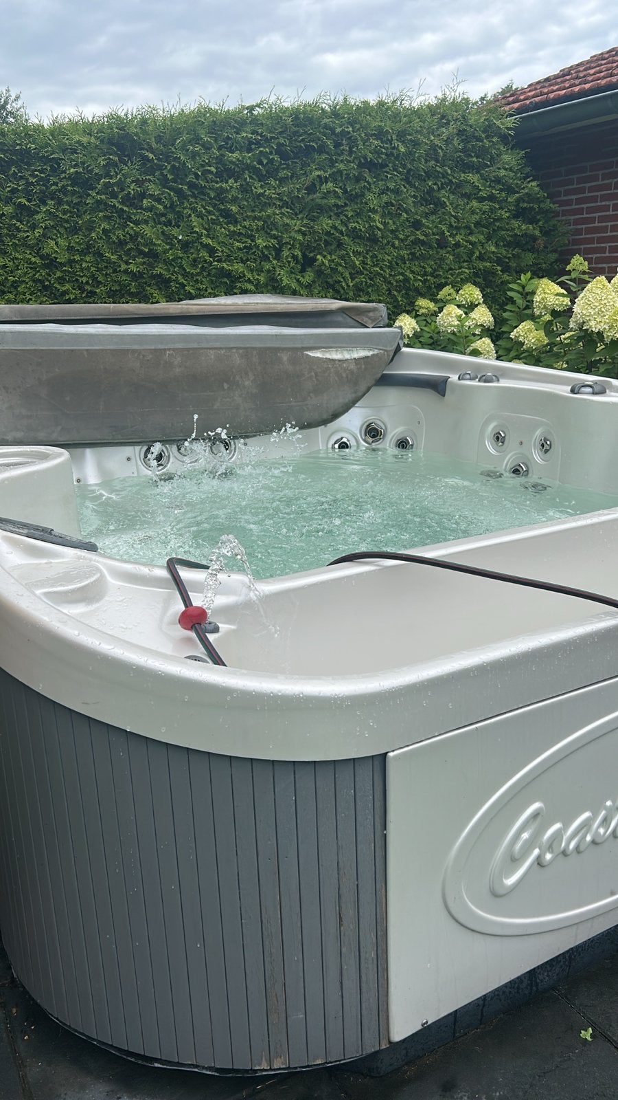 Coast Spa Jacuzzi / Buitenspa - Ideaal voor klusser, Ophalen, Gebruikt, Pomp, Vast