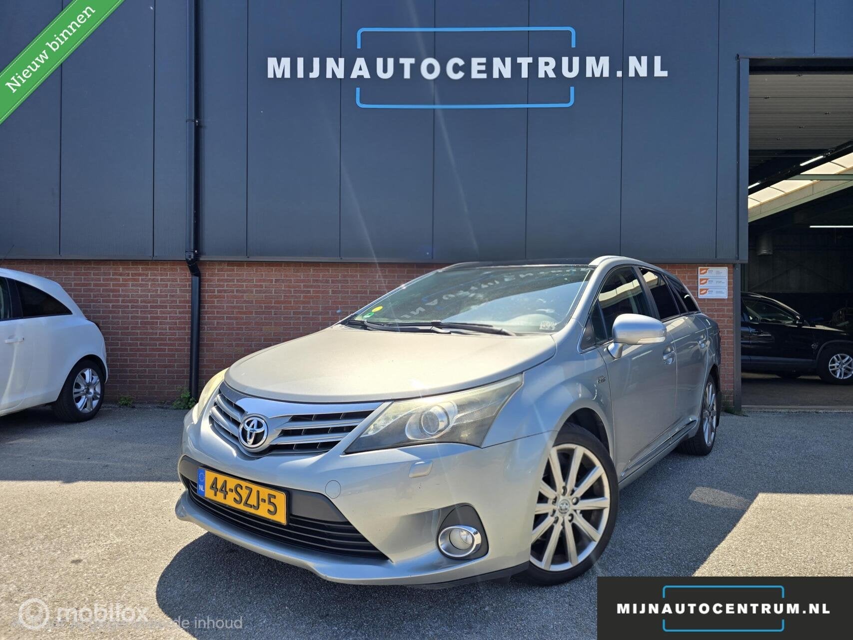 Toyota Avensis Wagon 2.2 D-4D Executive Business EX BPM, Auto's, Toyota, Voorwielaandrijving, Euro 5, Zwart, 4 cilinders