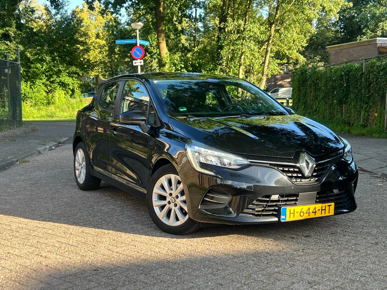 Renault Clio 1.0 TCe 100pk 2020 Zwart, Auto's, Voorwielaandrijving, 580 kg, 100 pk, Origineel Nederlands