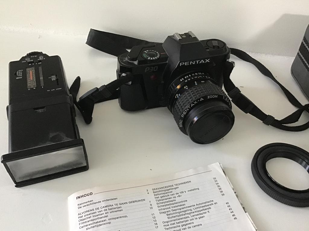 PENTAX P30 Analoge fotocamera inclusief toebehoren, Audio, Tv en Foto, Fotocamera's Analoog, Ophalen of Verzenden, Zo goed als nieuw