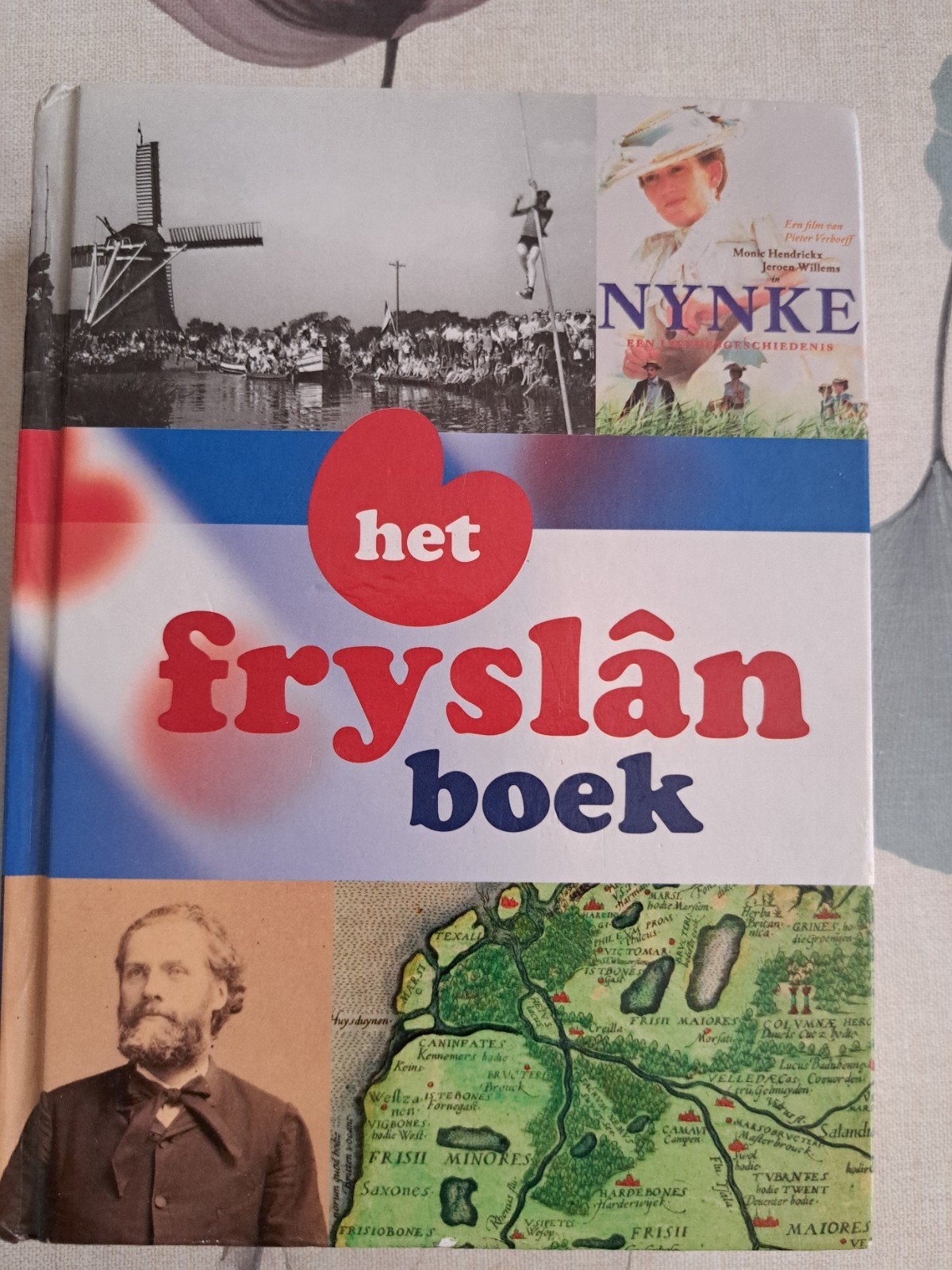 Het Fryslân Boek, Ophalen of Verzenden, Zo goed als nieuw