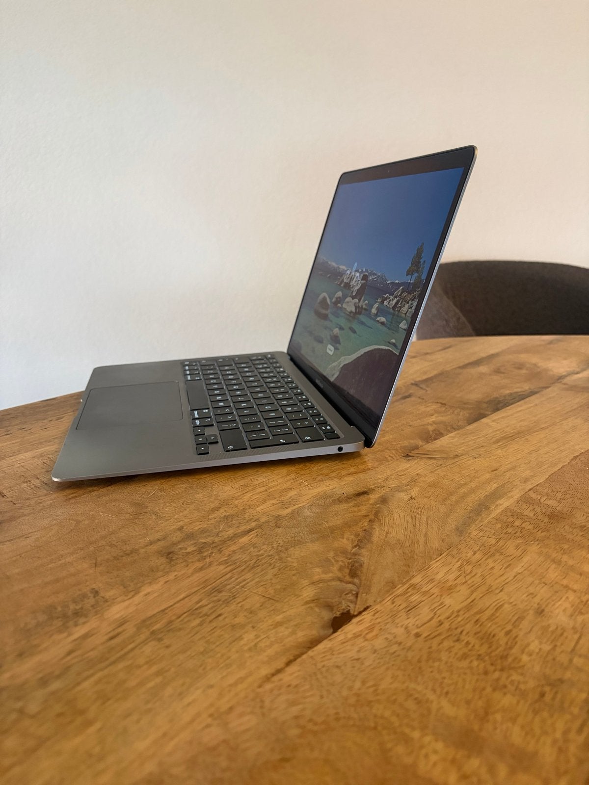Foto 3 van MacBook Air M1 2020 - 13 inch, 8GB RAM, 256GB SSD - 79%