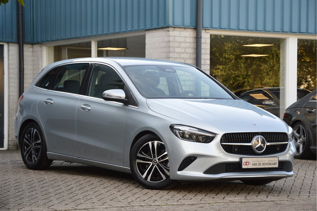Mercedes-Benz B-Klasse 180 Business Line AUTOMAAT | LED | CA, 136 pk, Gebruikt, 4 cilinders, Leder en Stof