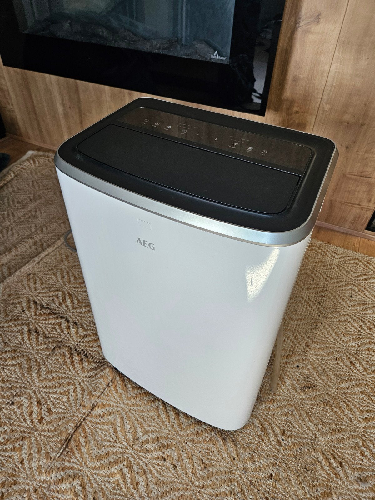 AEG AXP26U338BW Mobiele Airco met Afstandsbediening, Ophalen, Minder dan 60 m³, 3 snelheden of meer, Afstandsbediening