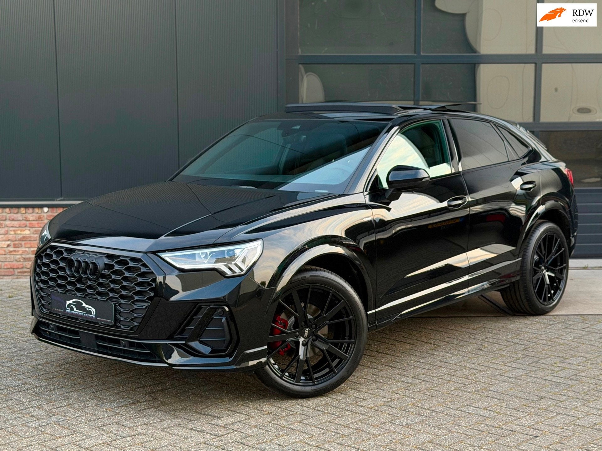 Audi Q3 Sportback 35 TFSI S-Line 150 pk Blackstyle/pano/Came, Auto's, Audi, Automatische klimaatregeling, Zwart, 4 cilinders, 150 pk