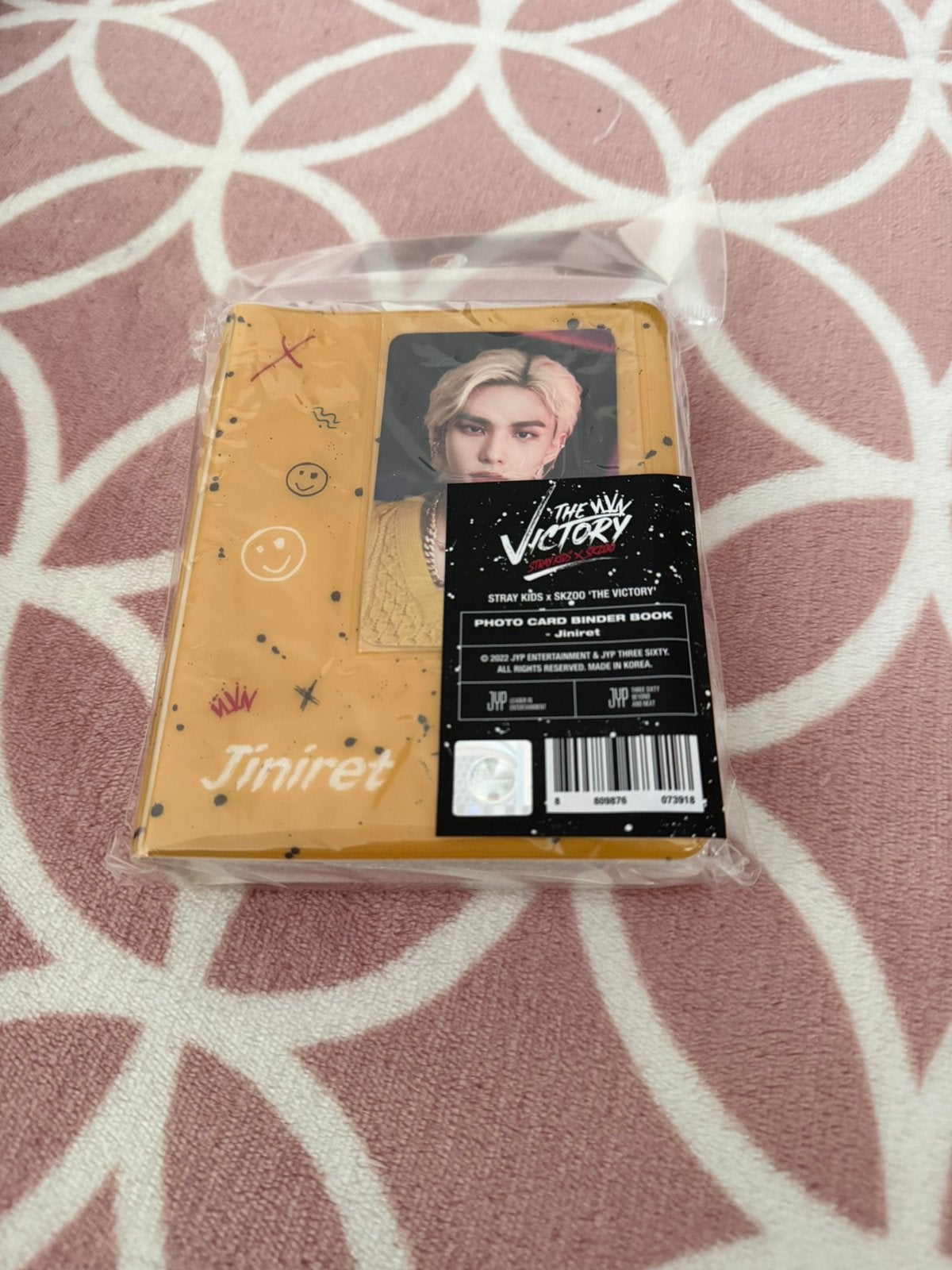Stray Kids x SKZOO The Victory Hyunjin collect book, Ophalen of Verzenden, Nieuw, Foto of Kaart