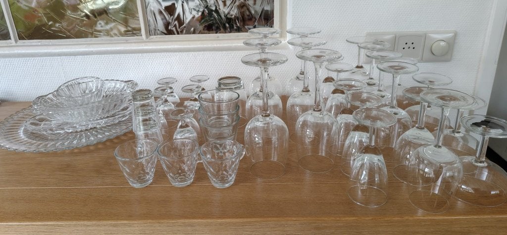 Set van 43 glazen en glazen schalen, Ophalen, Zo goed als nieuw, Borrel- of Shotglas